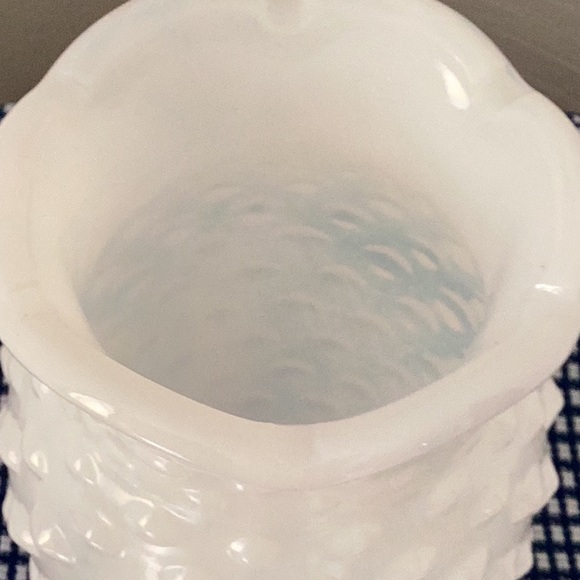 🏺 Milk Vase - Picture 3 of 4